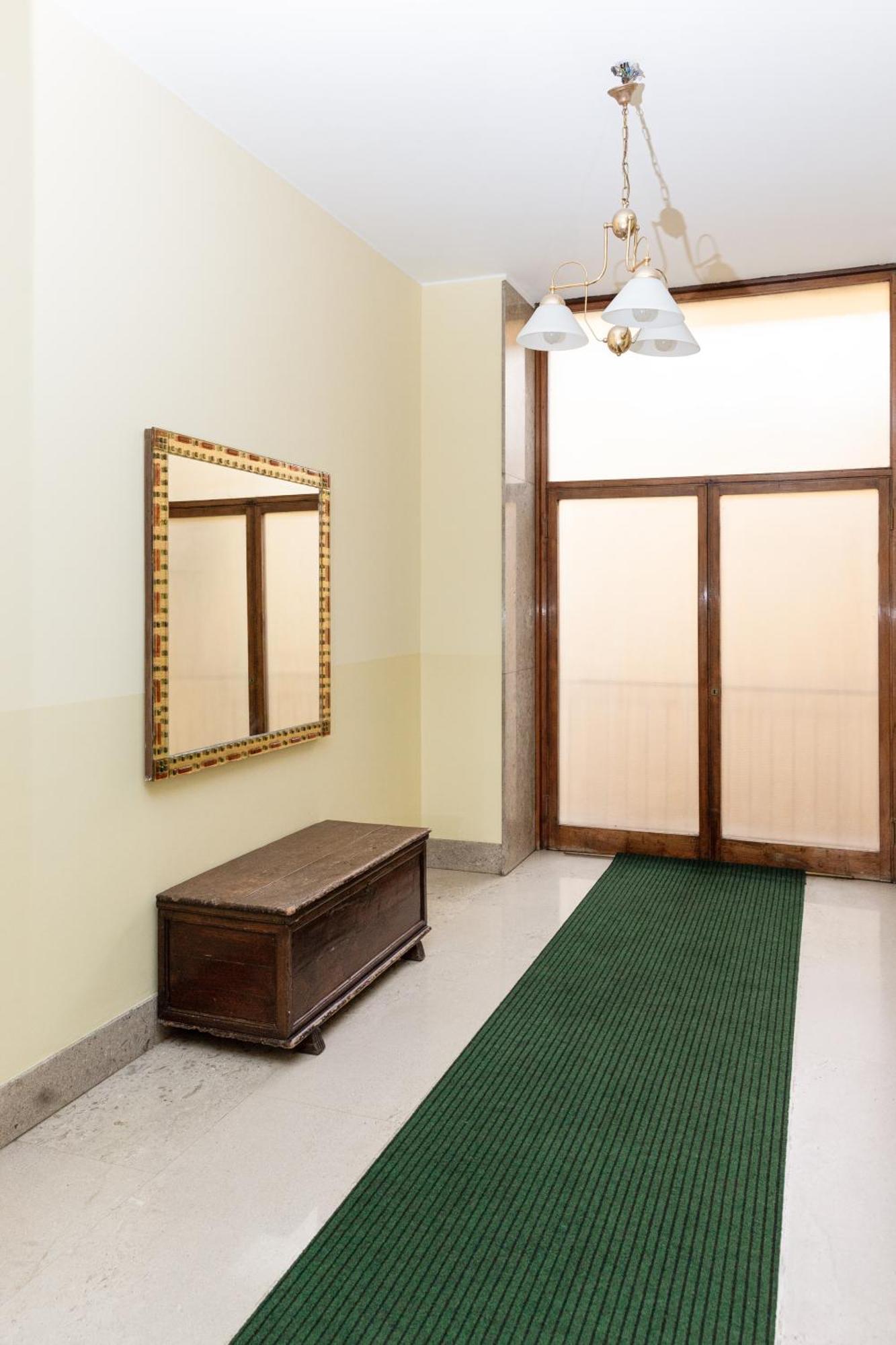 Picasso - Spacious Exclusive Apartment Милано Екстериор снимка